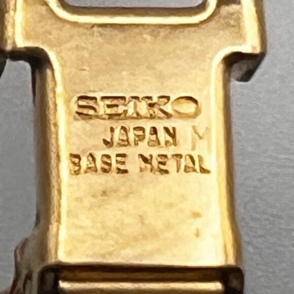 Seiko Vintage Ladies Petite Gold tone Square Watch Working
